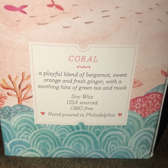 NWT hand in hand clean water collection coral soy wax candle by Anthropologie - Picture 3 of 9
